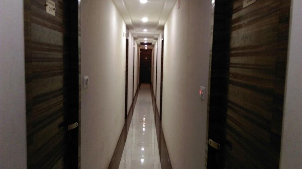Hotel Palace Residency Мумбаи Экстерьер фото