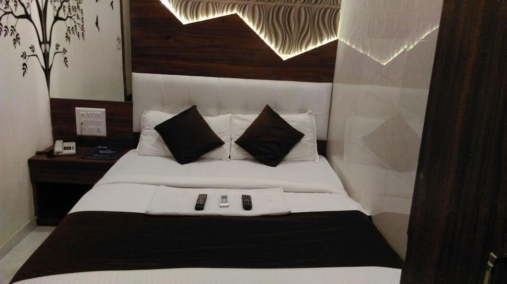 Hotel Palace Residency Мумбаи Экстерьер фото