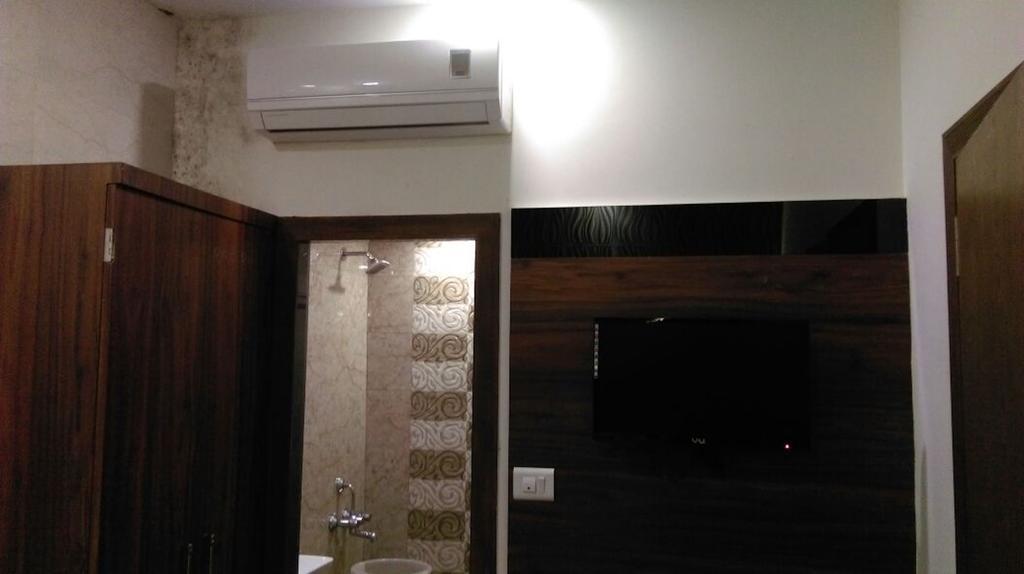 Hotel Palace Residency Мумбаи Экстерьер фото