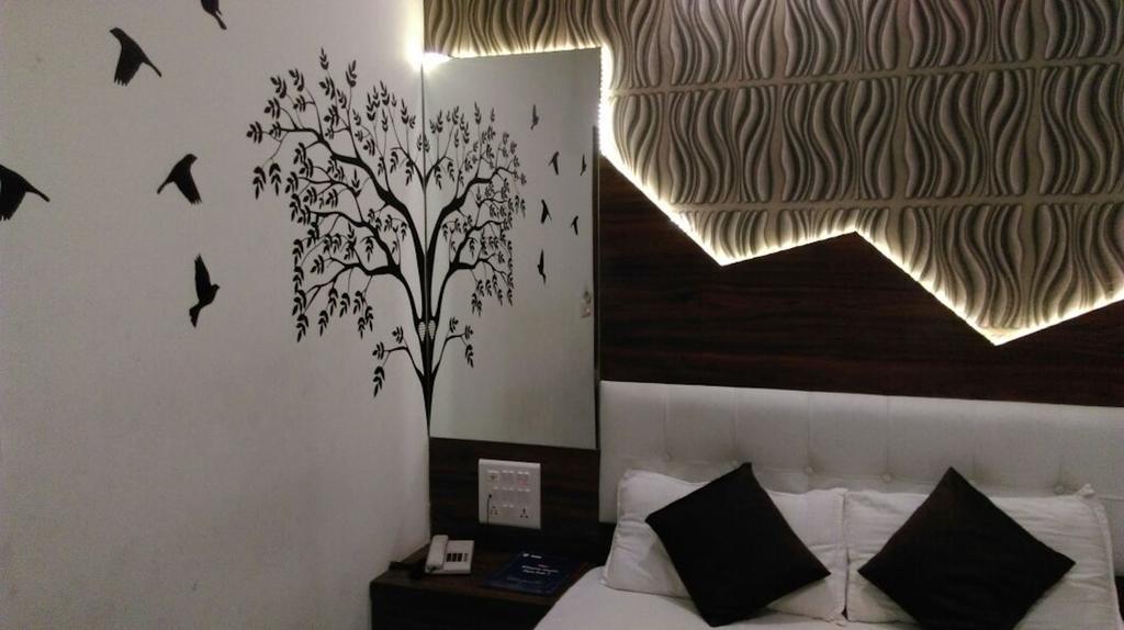 Hotel Palace Residency Мумбаи Экстерьер фото