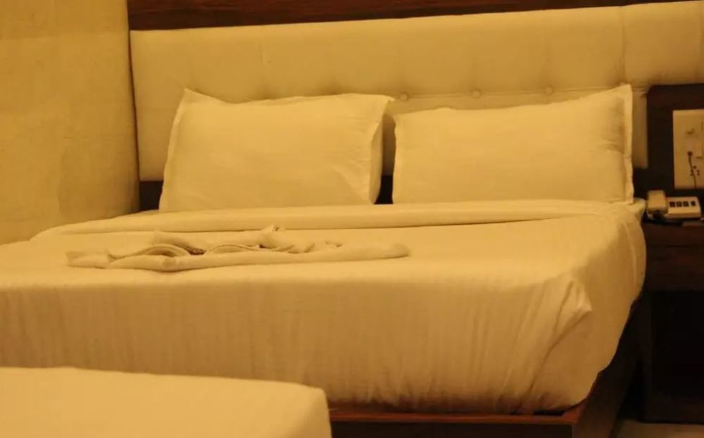 Hotel Palace Residency Мумбаи Экстерьер фото